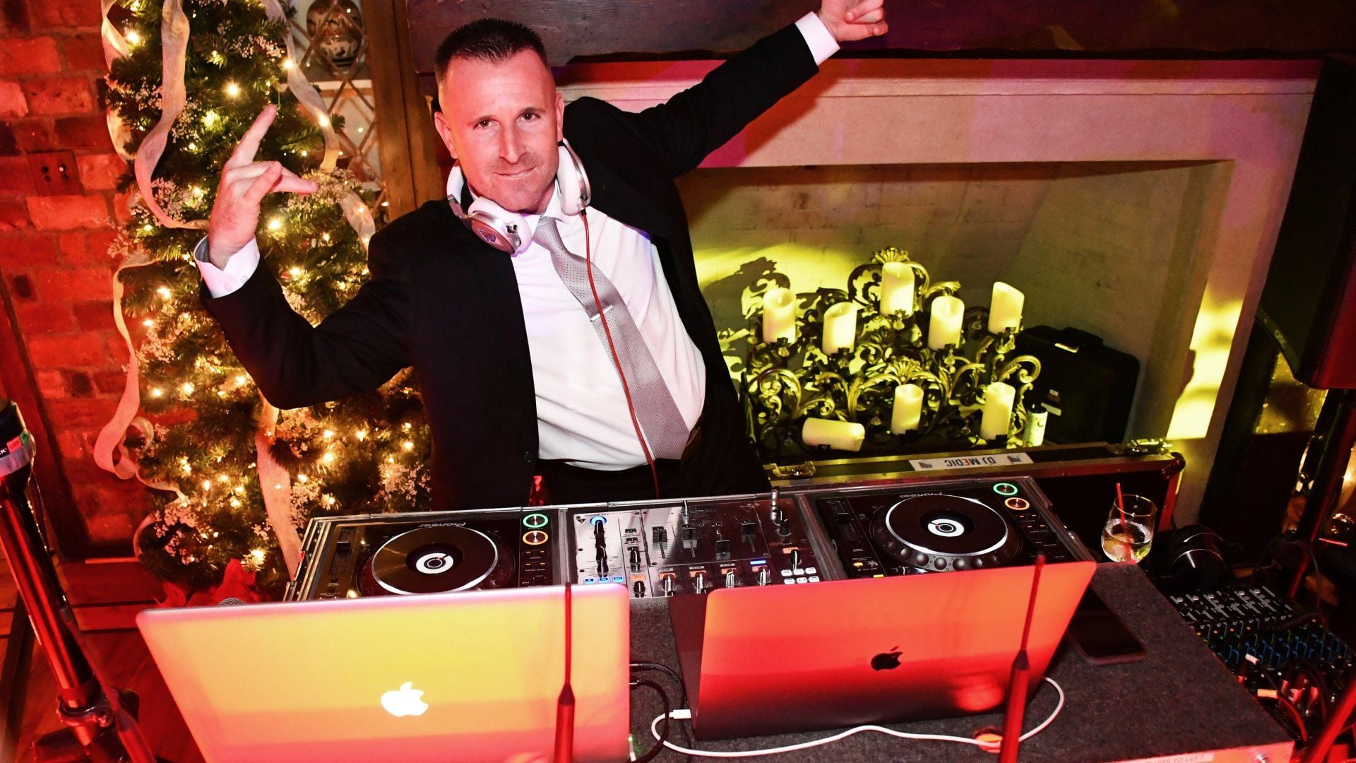 Entertainment and DJ — 7